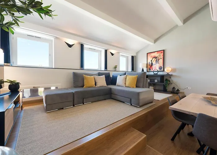 Modern Loft With Ac In Downtown By Lovelystay