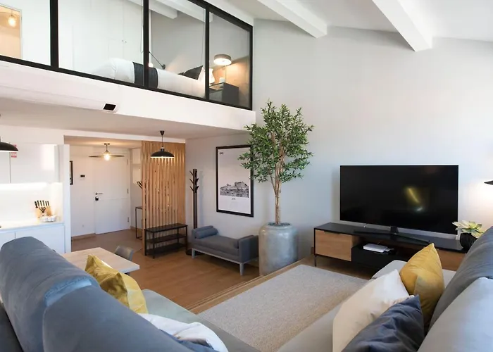 Modern Loft With Ac In Downtown By Lovelystay Apartment